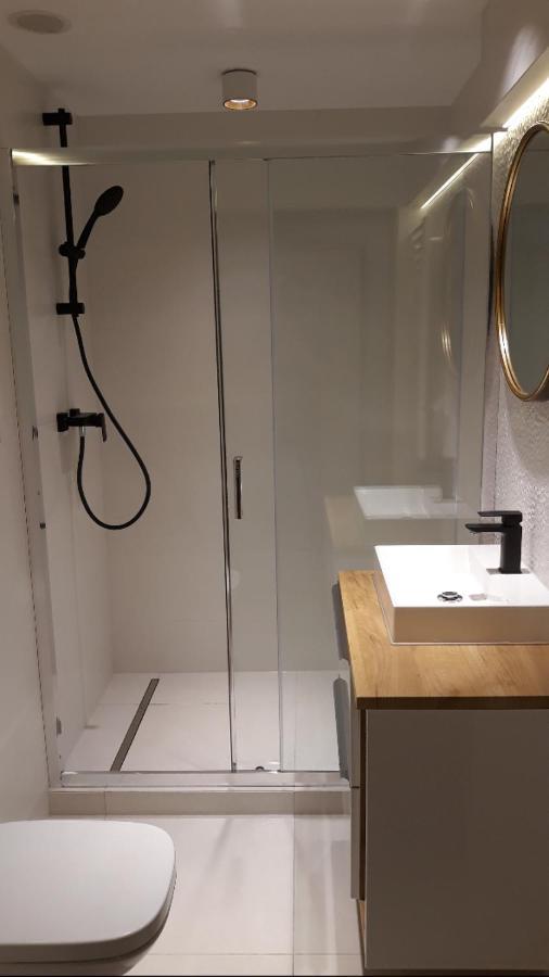ヤスタルニャDom Zdrojowy Apartament Debowyアパートメント エクステリア 写真
